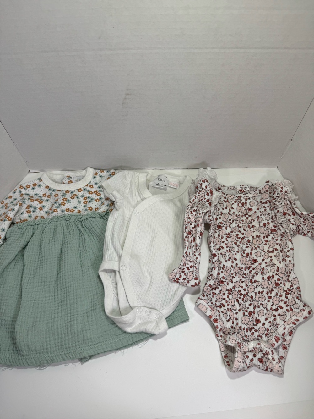 Infant 3-Pack Bodysuit & Dress Outfits in Green, White & Pink Floral